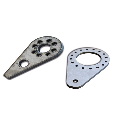   Links ein unbearbeitetes, rechts ein bearbeitetes Werkstück  