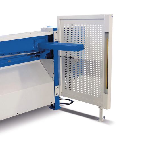 Rückraum durch Lichtvorhang abgesichert