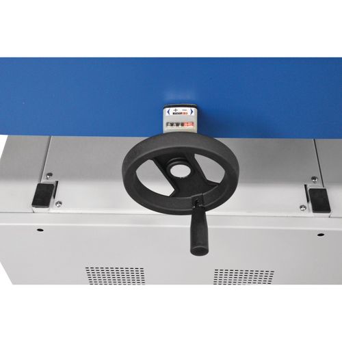   Manuelle Höhenverstellung des Arbeitstisches mit Numerischer Anzeige  