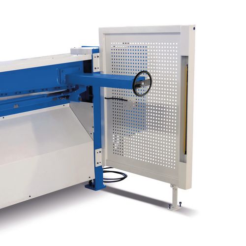 Rückraum durch Lichtvorhang abgesichert