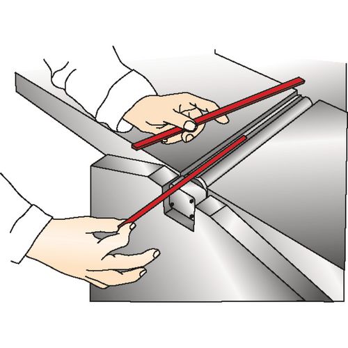 Die Hobelmesser lassen sich schnell und einfach in die Hobelwelle einsetzen.