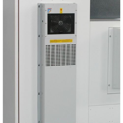 Geschlossener Schaltschrank mit intelligentem KühlmanagementOptimale Temperatur auch bei hohen Außentemperaturen