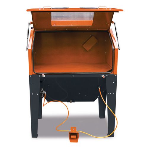 Abb. zeigt SSK 3.1 mit sehr großer, nach oben öffnender Frontklappe