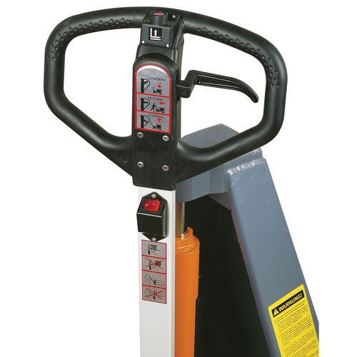 Die ergonomisch geformte Deichsel ist einhändig bedienbar und zusätzlich für optimalen Komfort mit Kunststoff beschichtet