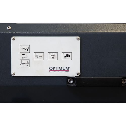 Vorschubabschaltung per KnopfdruckAntrieb ZugspindelEilgang X- und Z-AchseMaschinenleuchteKühlmitte