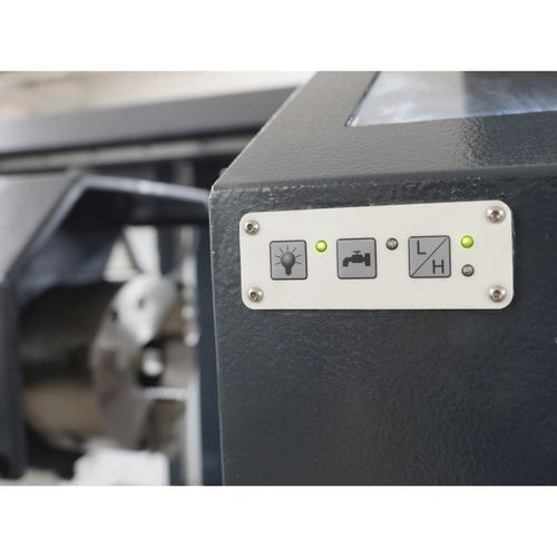 Zum Schalten von Beleuchtung und KühlmittelZum Schalten für Zwei-Stufen MotorFolientastatur leicht zu reinigen