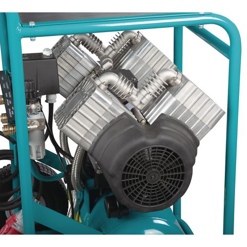 Laufruhiges, ölfreies V-AggregatKein Ölwechsel notwendig und kein Öl im KondensatNiedrige Drehzahl, dadurch hohe LebensdauerÄußerst leise